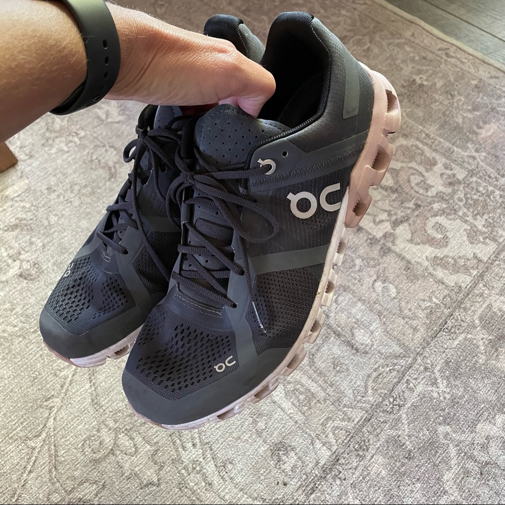 on running tennis shoes sneakers gray pink black - Picture 9 of 10